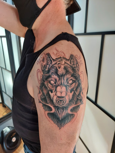 Tattoo Shop «Bell & Iron Tattoo», reviews and photos, 3512 Grand Ave, Oakland, CA 94610, USA