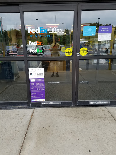 Print Shop «FedEx Office Print & Ship Center», reviews and photos, 215 Summit Park Dr, Pittsburgh, PA 15275, USA