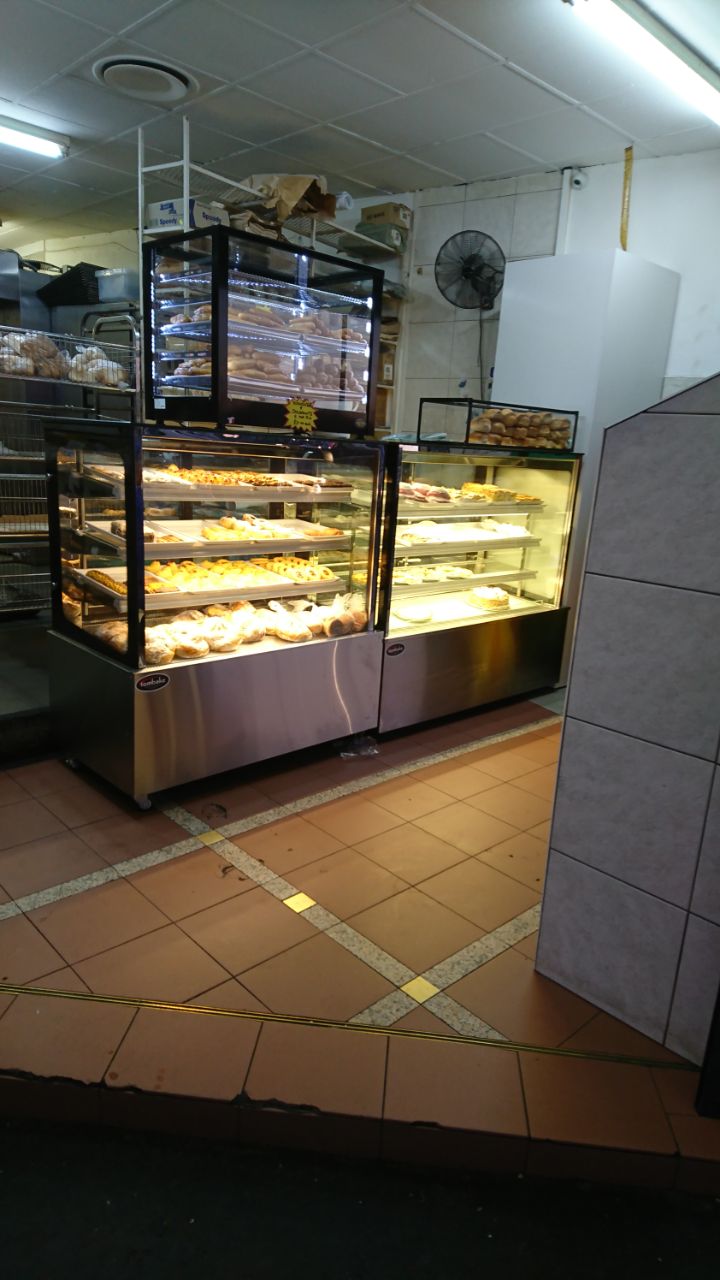 Select Bread & Roll Centre