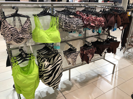 Clothing Store «H&M», reviews and photos, 701 Lynnhaven Pkwy # 1212, Virginia Beach, VA 23452, USA