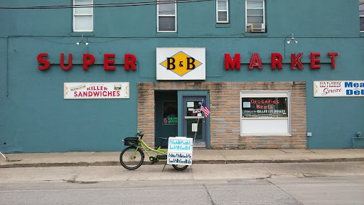 B&B Grocery, Meat & Deli, 2001 SE 6th St, Des Moines, IA 50315, USA, 