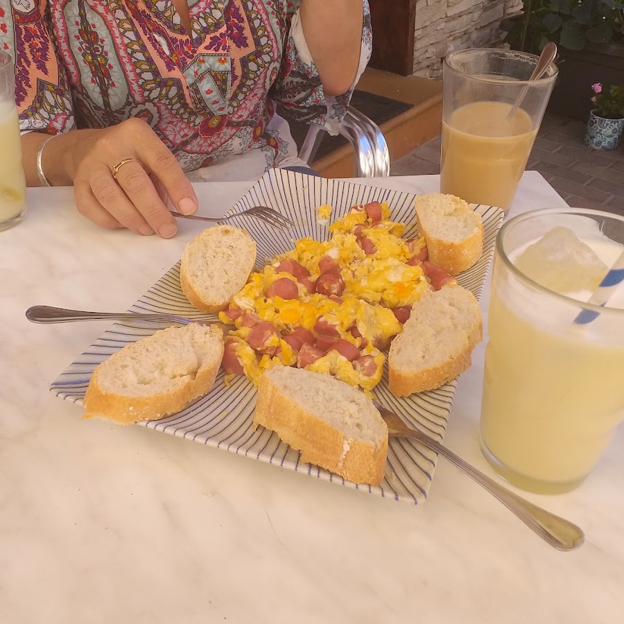 El Bibosi Cafetería