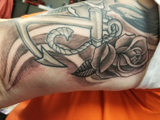 Tattoo Shop «Konkrete Jungle Kustom Tattoo», reviews and photos, 6590 Old Waterloo Rd, Elkridge, MD 21075, USA