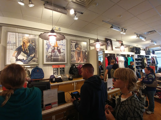 Clothing Store «Aéropostale», reviews and photos, 124 Outlet Square, Hershey, PA 17033, USA
