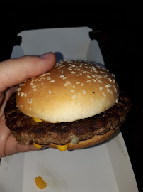 Cheeseburger du Restauration rapide McDonald's à Annecy - n°11