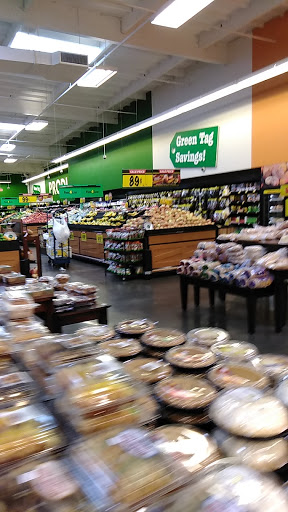 Grocery Store «Food 4 Less», reviews and photos, 4400 Slauson Ave, Maywood, CA 90270, USA