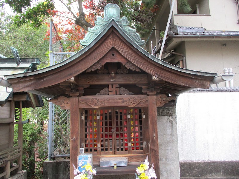福満稲荷神社と地蔵尊