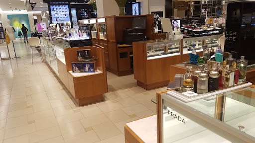 Department Store «Saks Fifth Avenue», reviews and photos, 26100 Cedar Rd, Beachwood, OH 44122, USA