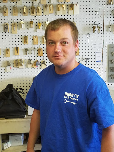 Locksmith «Berrys Lock Service», reviews and photos, 13126 W Frontage Rd, Grandview, MO 64030, USA
