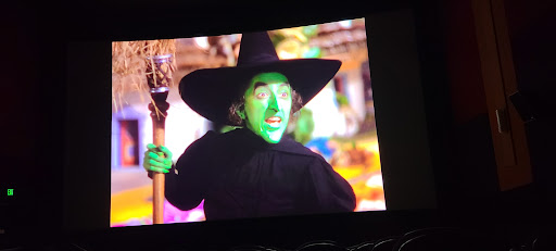 Movie Theater «Regal Cinemas Bridgeport Village 18 & IMAX», reviews and photos, 7329 SW Bridgeport Rd, Tigard, OR 97224, USA