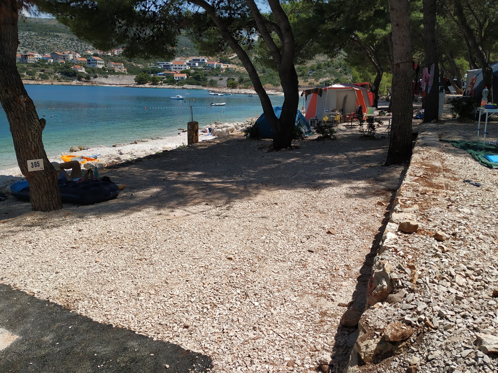 Photo of Rtic II beach with turquoise pure water surface