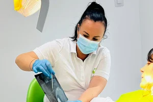 Hi Smile Dental Clinic - Clinica Stomatologica Galati | Dentist Galati image