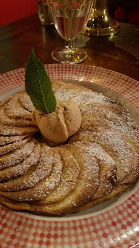 Tarte aux pommes du Restaurant gastronomique Le Petit Prince de Paris - n°11