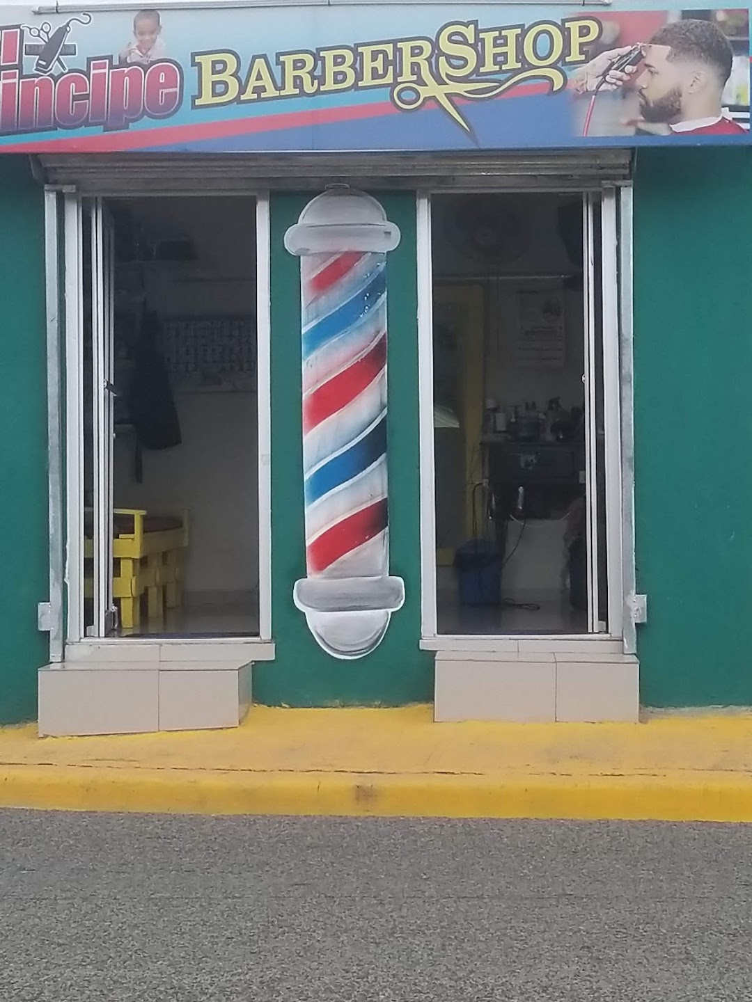 El Príncipe barber shop