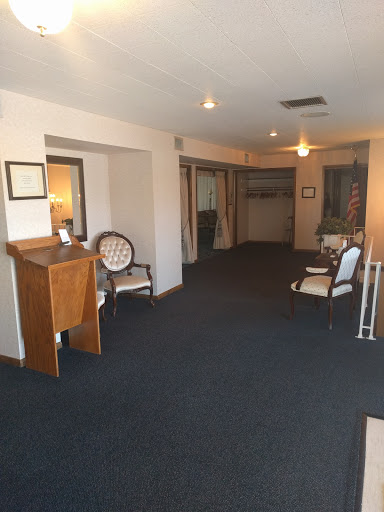 Funeral Home «Gearhart Anoka Funeral Home», reviews and photos, 552 E River Rd, Anoka, MN 55303, USA