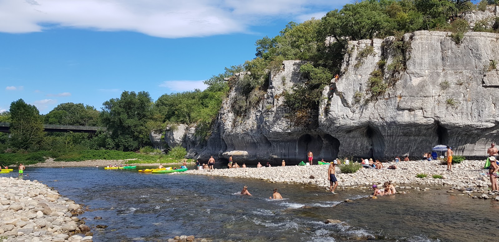 Foto di Plage La Padelle con una superficie del terreno roccioso