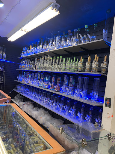 Tobacco Shop «Starbuzz Smoke Shop», reviews and photos, 668 Soscol Ave, Napa, CA 94559, USA