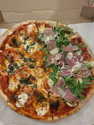 #1 best pizza place in Naples - Rio Pizzeria