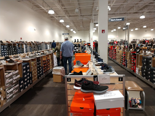 Shoe Store «DSW Designer Shoe Warehouse», reviews and photos, 3889 Medina Rd, Akron, OH 44333, USA