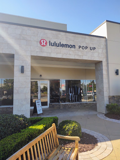 Shopping Mall «Waverly Place Shopping Center», reviews and photos, 307 Colonades Way, Cary, NC 27518, USA