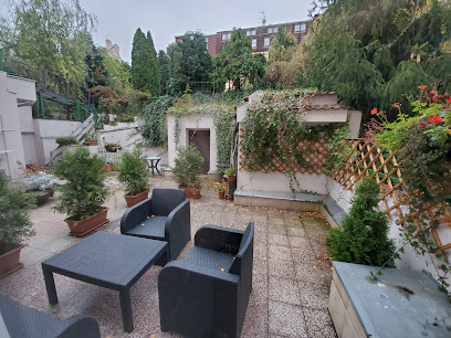 Nice Home to stay at Prague close to Castle with Terrace and Garden