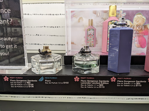 Cosmetics Store «SEPHORA», reviews and photos, 1 Garden State Plaza Blvd, Paramus, NJ 07652, USA