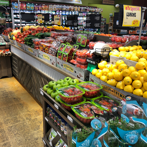 Grocery Store «Fresh Thyme Farmers Market- Naperville», reviews and photos, 790 Royal St George Dr, Naperville, IL 60563, USA