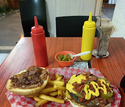 Garage Tunning Burger photo