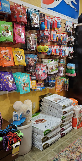 Pet Supply Store «Choppers Holistic Pet Foods», reviews and photos, 612 Regents Blvd, Fircrest, WA 98466, USA