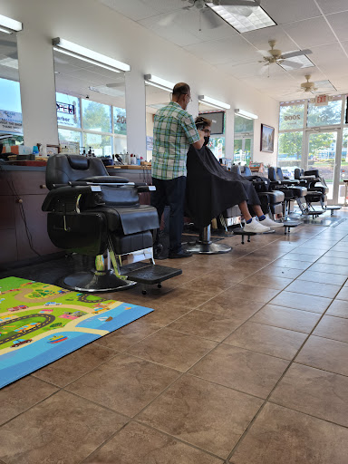 Barber Shop «17 Barber Shop», reviews and photos, 754 Warrenton Rd #101, Fredericksburg, VA 22406, USA