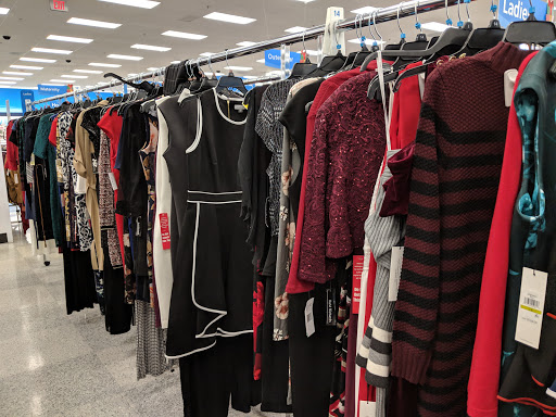 Clothing Store «Ross Dress for Less», reviews and photos, 257 N Weber Rd, Bolingbrook, IL 60490, USA