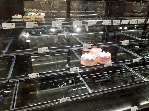 Grocery Store «Whole Foods Market», reviews and photos, 801 E Lamar Blvd, Arlington, TX 76011, USA