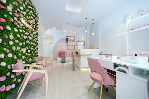 Emily’s nail studio image