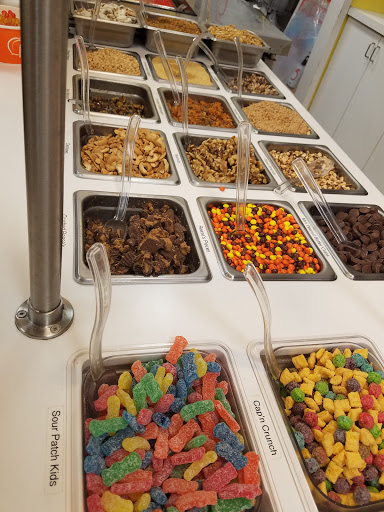 Frozen Yogurt Shop «Peachwave», reviews and photos, 702 Bridgeport Ave, Shelton, CT 06484, USA