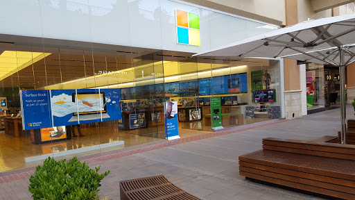 Microsoft Store, 7007 Friars Rd #860, San Diego, CA 92108, USA, 