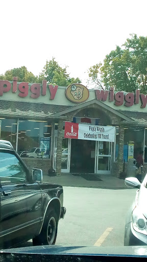 Grocery Store «Piggly Wiggly», reviews and photos, 407 S Bethel St, Russellville, KY 42276, USA