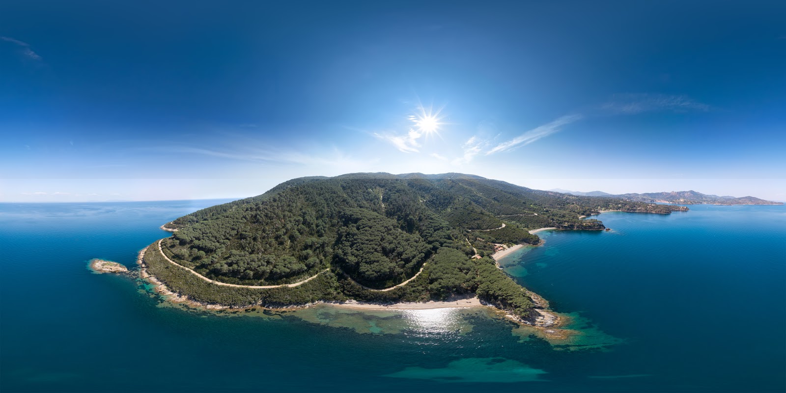 Foto de Istia beach - lugar popular entre los conocedores del relax