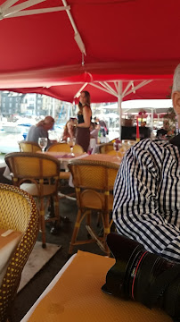 Atmosphère du Restaurant français La Bisquine à Honfleur - n°5