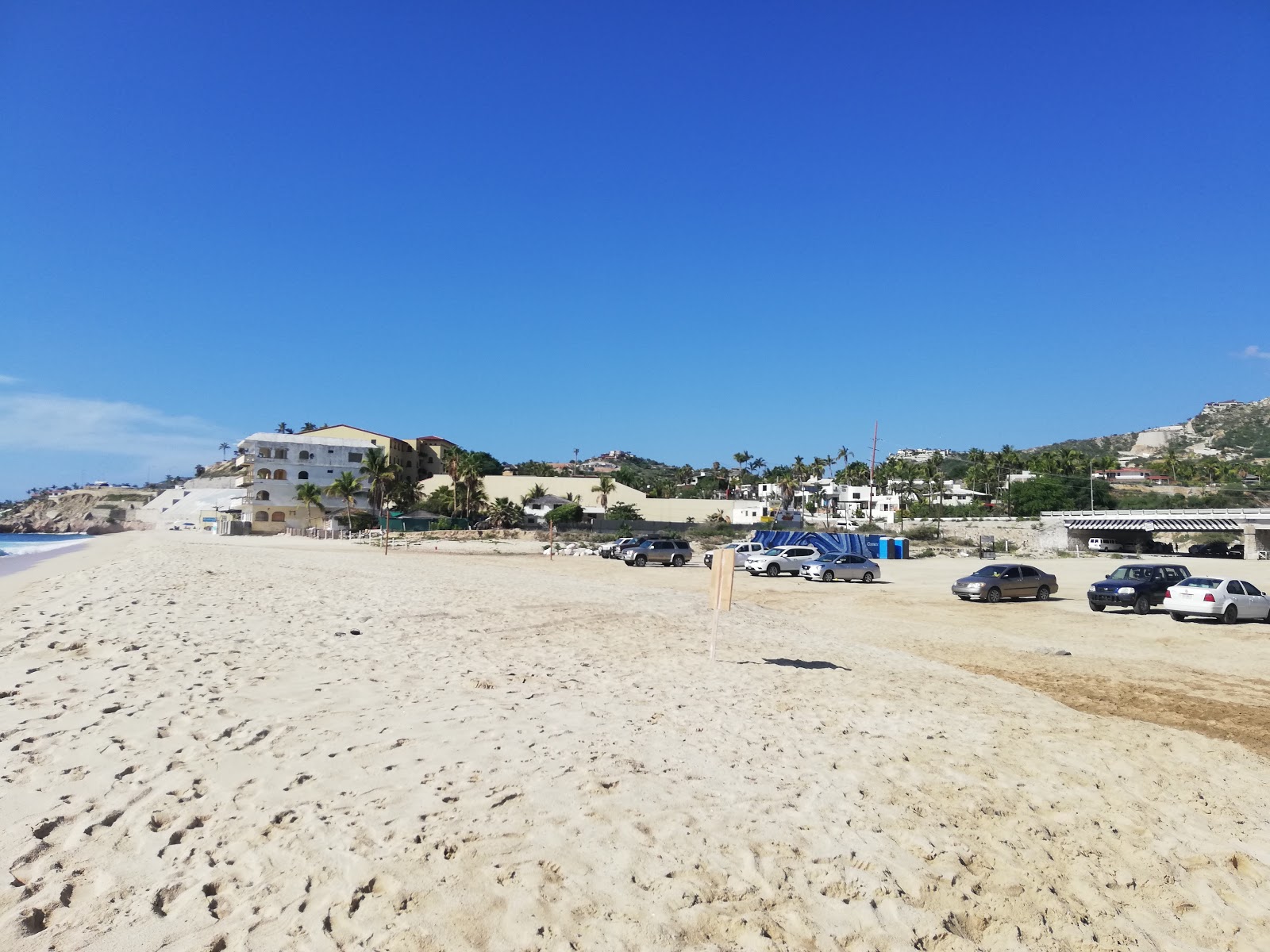 Costa Azul Beach的照片 带有碧绿色纯水表面