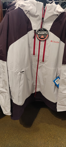 Sportswear Store «Columbia Sportswear Outlet Store at Cabazon Outlets», reviews and photos, 48750 Seminole Dr, Cabazon, CA 92230, USA