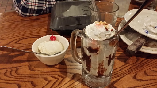 American Restaurant «Cracker Barrel Old Country Store», reviews and photos, 18531 N Creek Dr, Tinley Park, IL 60477, USA