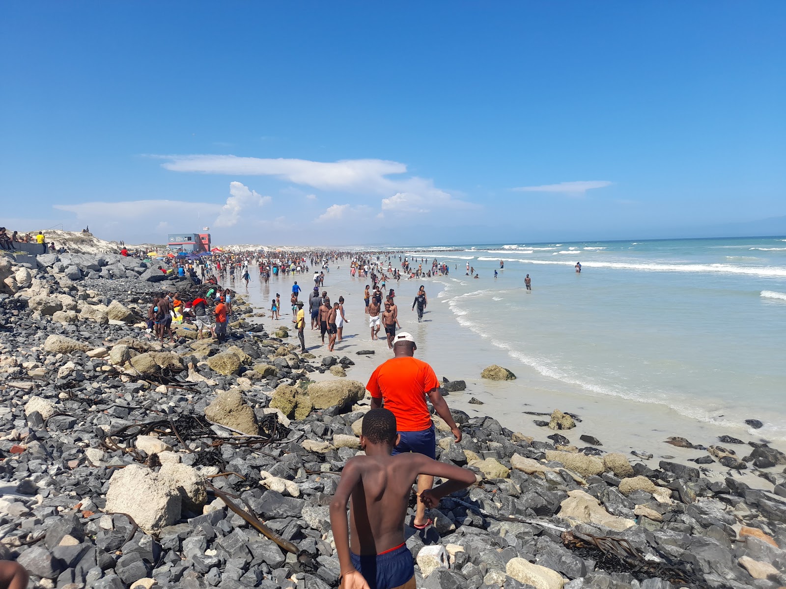 Photo of Strandfontein beach with very clean level of cleanliness