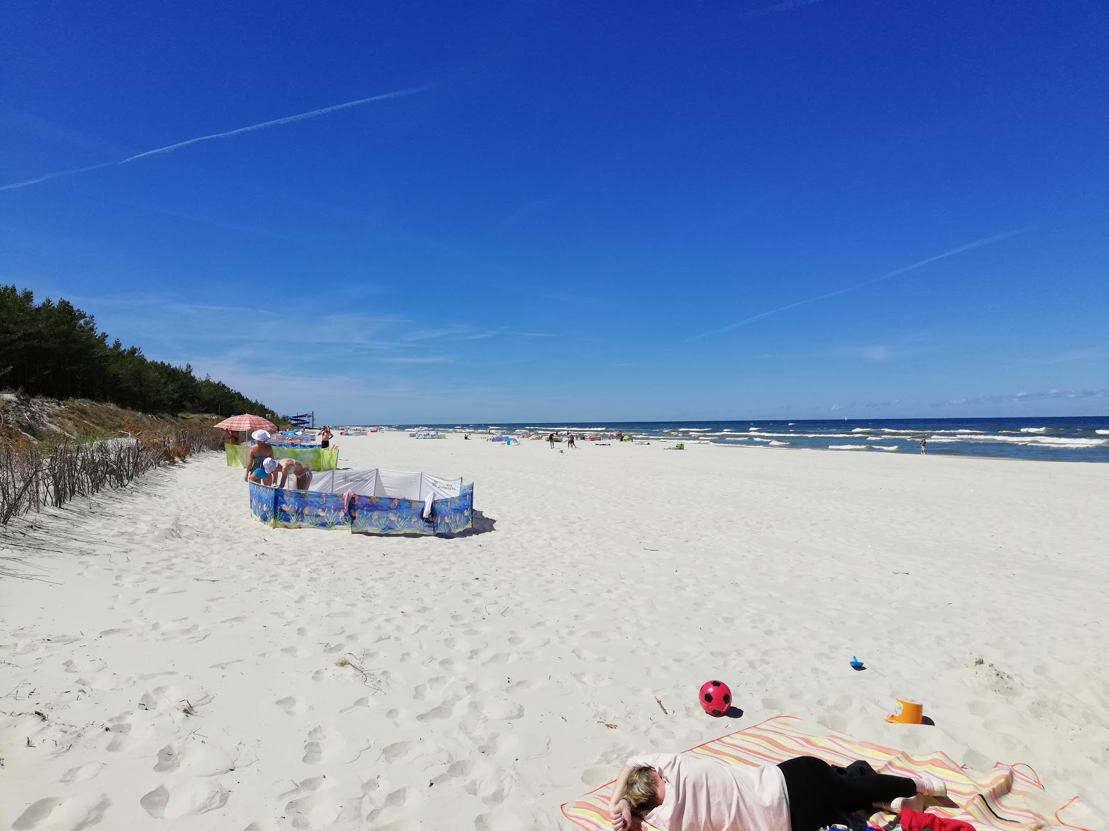 Plaża Karwia'in fotoğrafı düz ve uzun ile birlikte