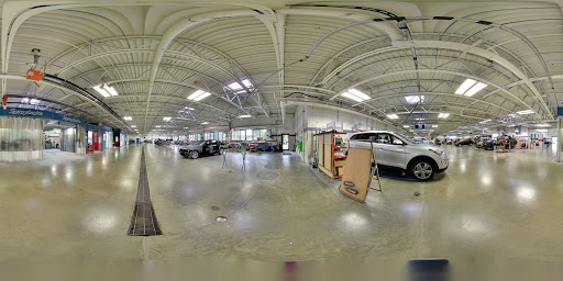 Auto Body Shop «Knauz Body Shop and Detail Center», reviews and photos, 775 Rockland Rd, Lake Bluff, IL 60044, USA