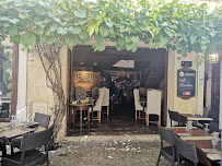 Atmosphère du Restaurant L'oustau camarguais à Aigues-Mortes - n°14