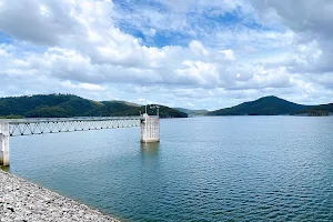 Hinze Dam image