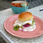 Photo n°2 de l'avis de Dominik.. fait le 18/09/2021 à 20:09 sur le  Schüber Strauße Gutsschenke zur Scheune . Genuss in der Scheune zwischen Weinbergen und Rheinauen à Sasbach am Kaiserstuhl