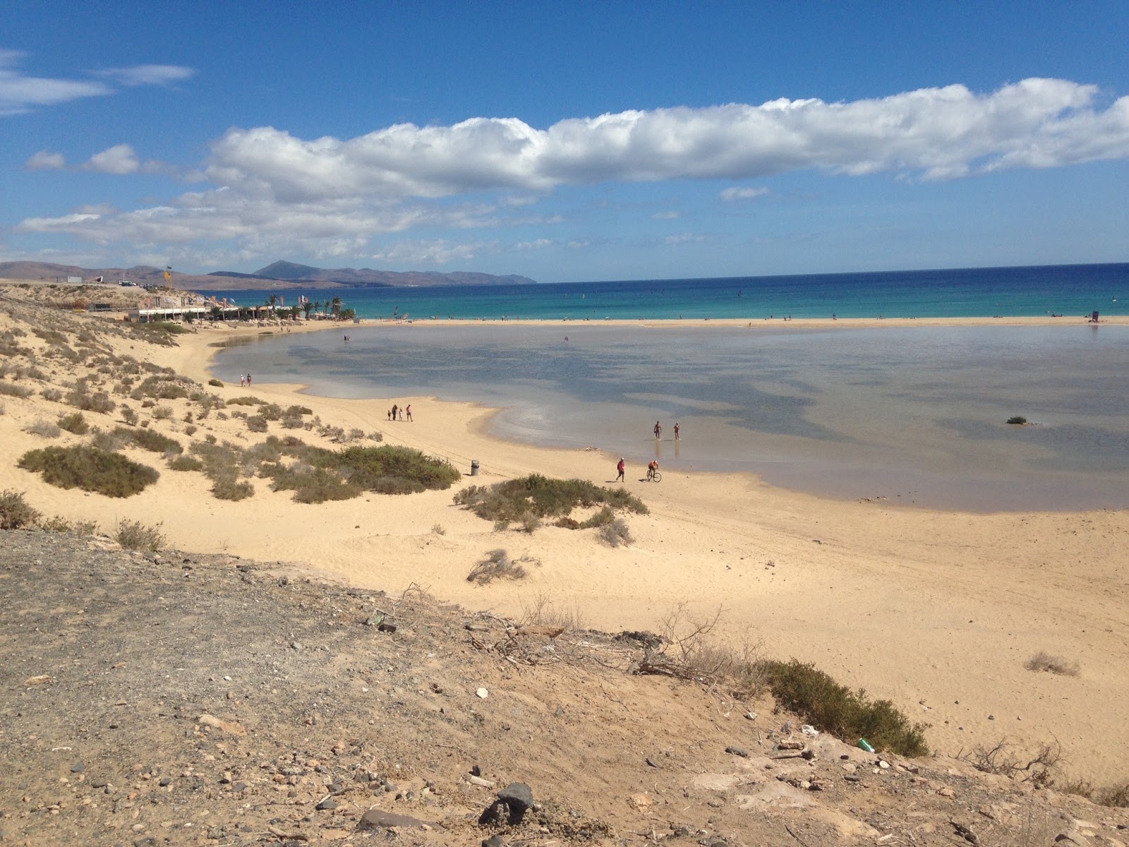 Foto van Playa Sotavento met helder zand oppervlakte