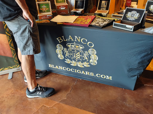 Tobacco Shop «Tobacco Town», reviews and photos, 17108 Fort St, Riverview, MI 48193, USA