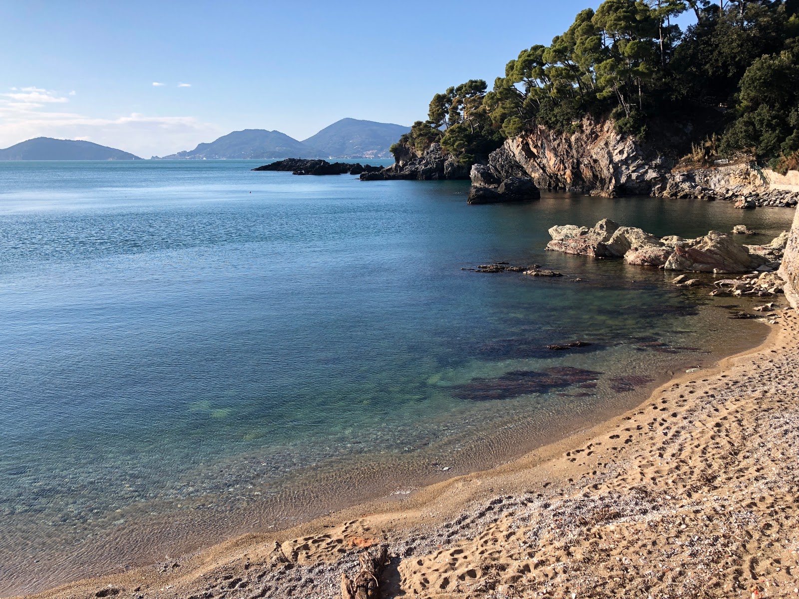 Foto von Spiaggia del Bunker - beliebter Ort unter Entspannungskennern
